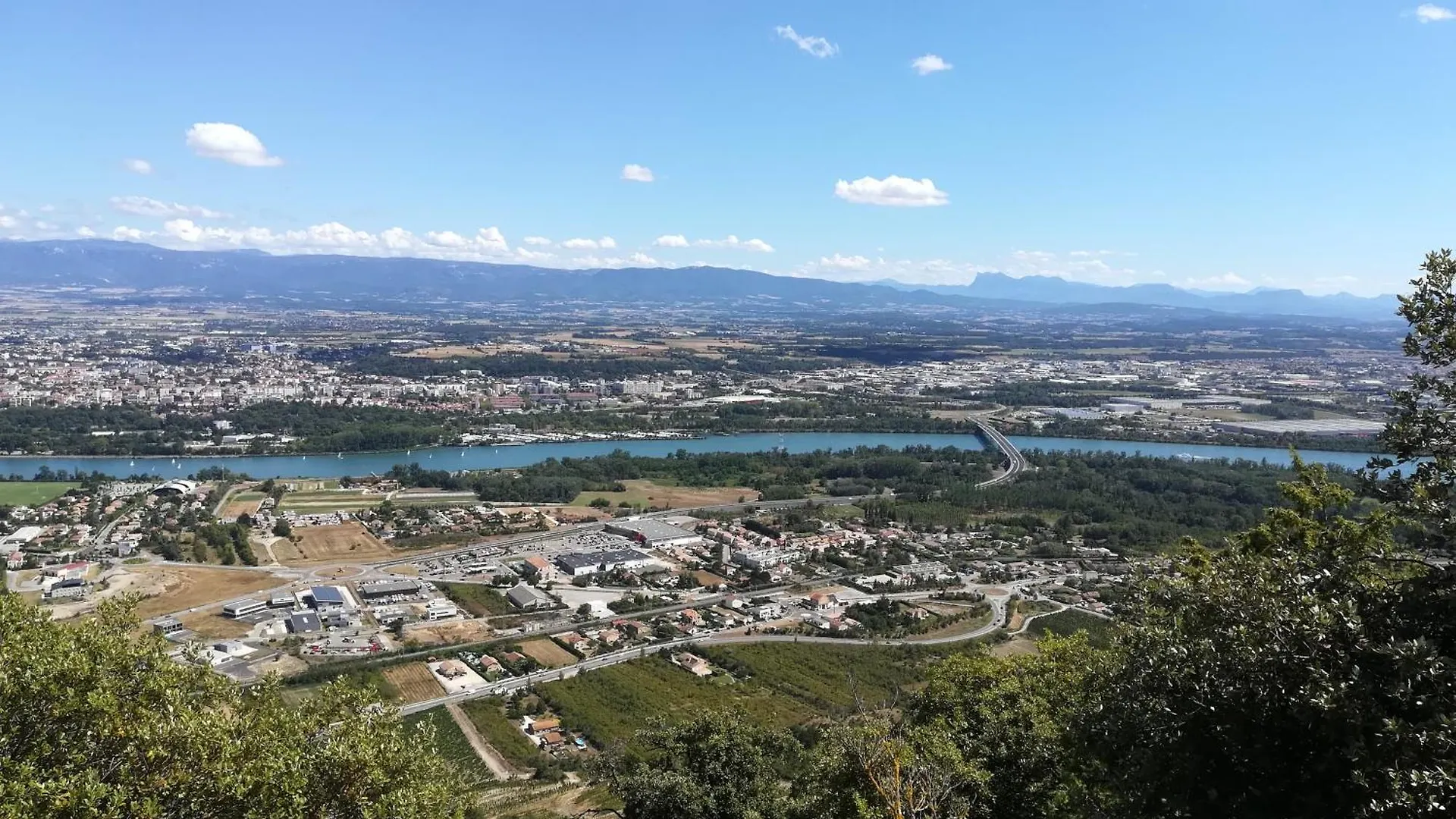 Terre De Crussol - Gite 3 Etoiles En Ardeche, Avec Piscine Et Clim, 2-4 Personnes Saint-Péray Appartement