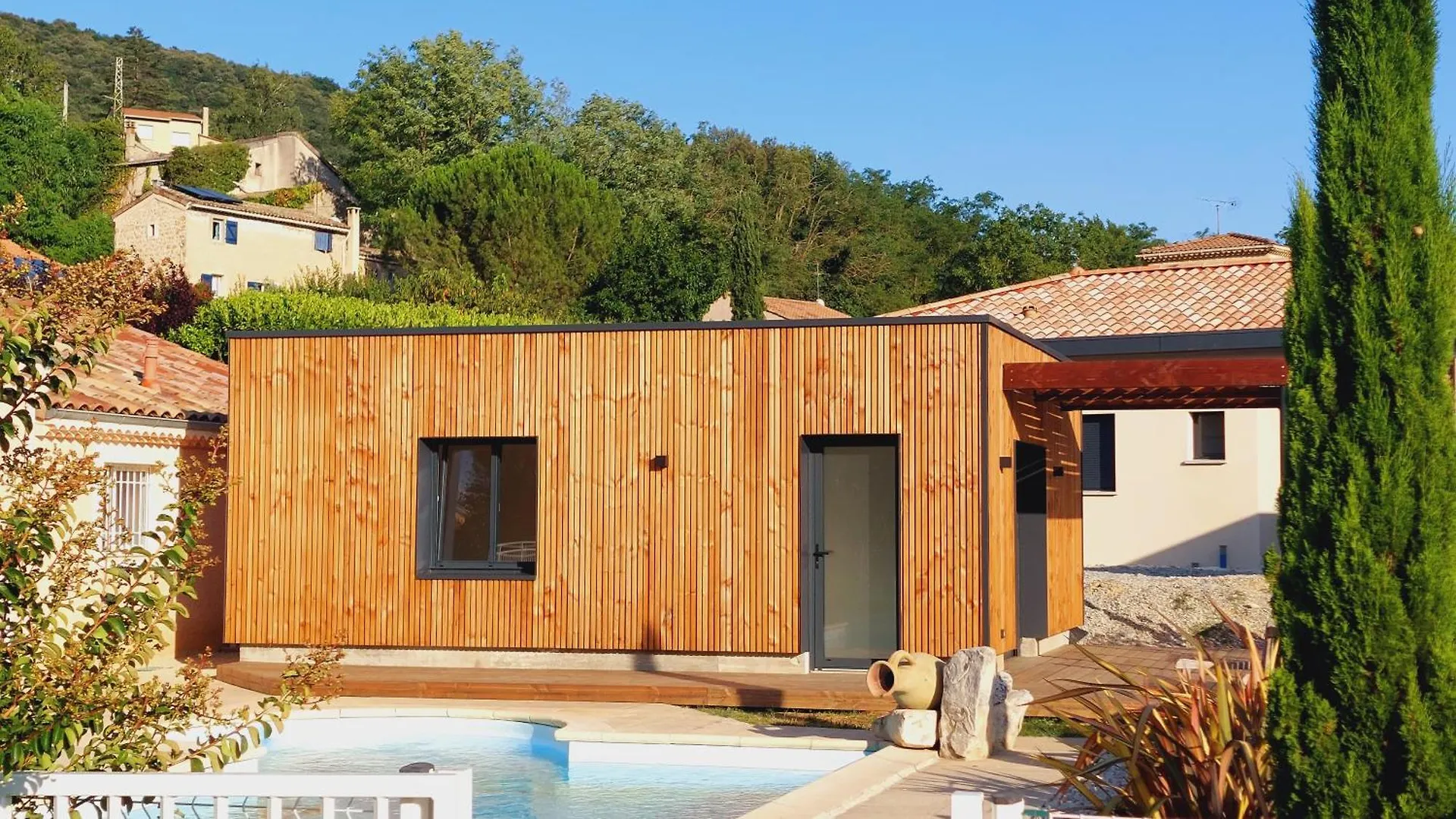Terre De Crussol - Gite 3 Etoiles En Ardeche, Avec Piscine Et Clim, 2-4 Personnes Saint-Péray 0*,  France