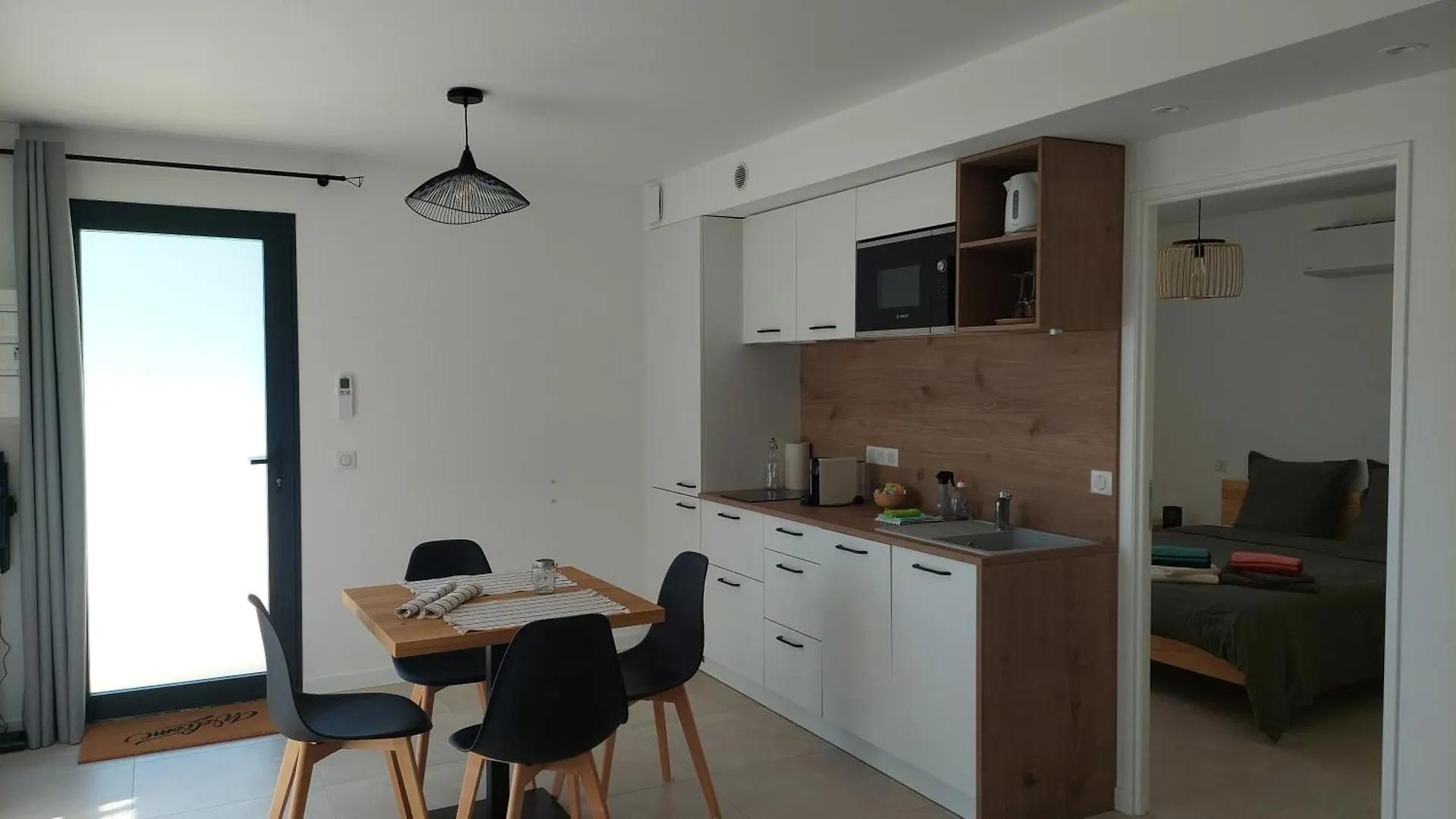 Terre De Crussol - Gite 3 Etoiles En Ardeche, Avec Piscine Et Clim, 2-4 Personnes Saint-Péray Appartement